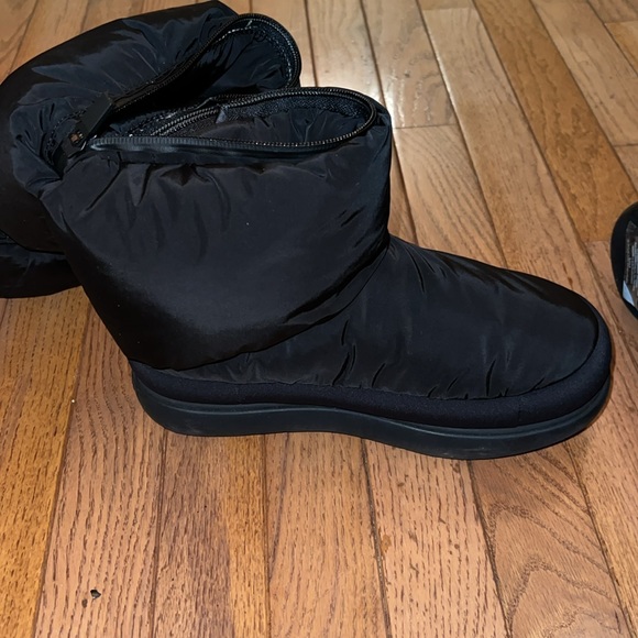 UGG  Women Classic Maxi Ultra Tall boots - Picture 16 of 16